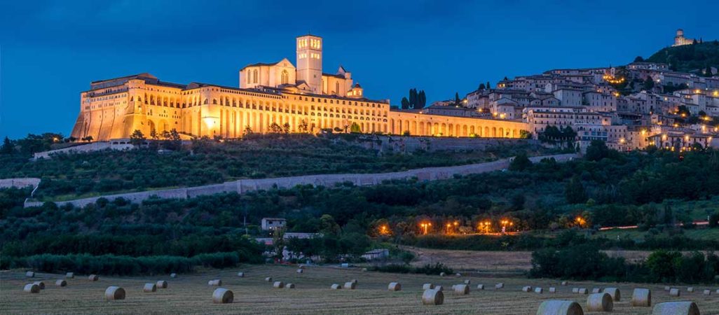 Weekend Assisi 3 giorni: Cena in un ristorante tipico umbro con specialità regionali e tour di Assisi con audioguida. Fuga in Umbria - Umbria my love