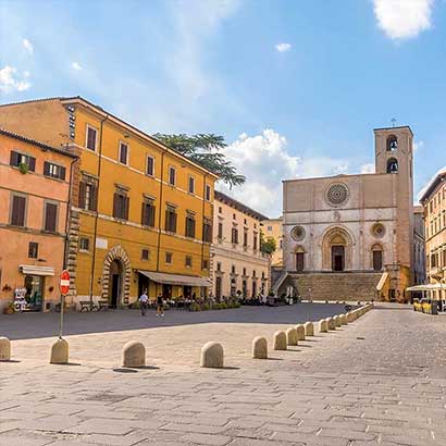 Todi piazza del Popolo, una delle più belle piazze d’Italia. Todi Vacanze Umbria my Love