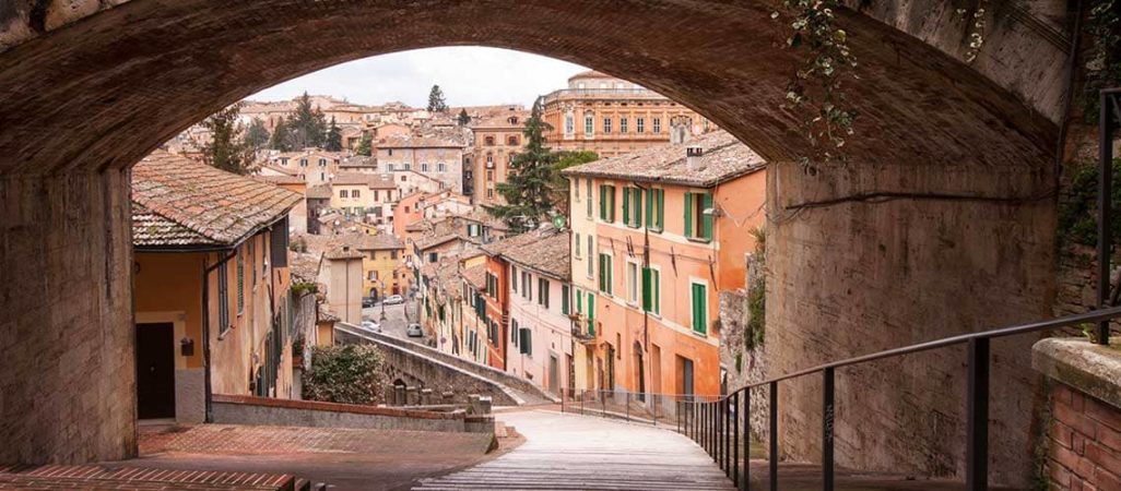 4 giorni a Perugia in Relais di lusso. Scalette dell’acquedotto medievale. Vacanze Umbria my Love