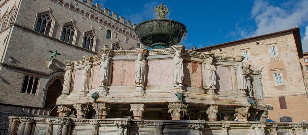 4 giorni a Perugia fontana maggiore in piazza grande. Vacanze Umbria my Love