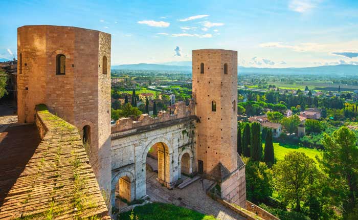 7 giorni ad Assisi e dintorni Umbria Experience: city tour, enogastronomia, mountain bike, wine tasting. Vacanze Umbria my Love