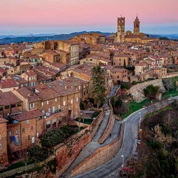 Città della Pieve cittadina medievale immersa nella campagna umbra al confine con Toscana e Lazio. Assisi Vacanze Umbria my Love