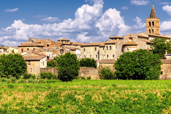 Experience in bici. Bevagna è uno dei borghi più belli dell’Umbria e tra le Bandiere Arancioni del Touring Club. Umbria my Love