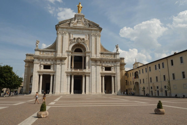 Escursione in bicicletta. Visita della Basilica di Santa Maria degli Angeli e della Porziuncola. Umbria my Love