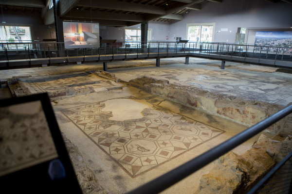 Escursione in bicicletta con visita guidata della Villa dei Mosaici, nuovo ritrovamento a Spello. Umbria my Love