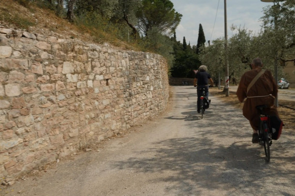 Experience in bicicletta ad Orvieto percorso lungo le mura. Umbria my Love
