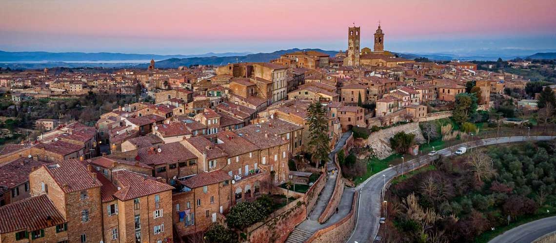 Città della Pieve cittadina medievale immersa nella campagna umbra al confine con Toscana e Lazio. Assisi Vacanze Umbria my Love