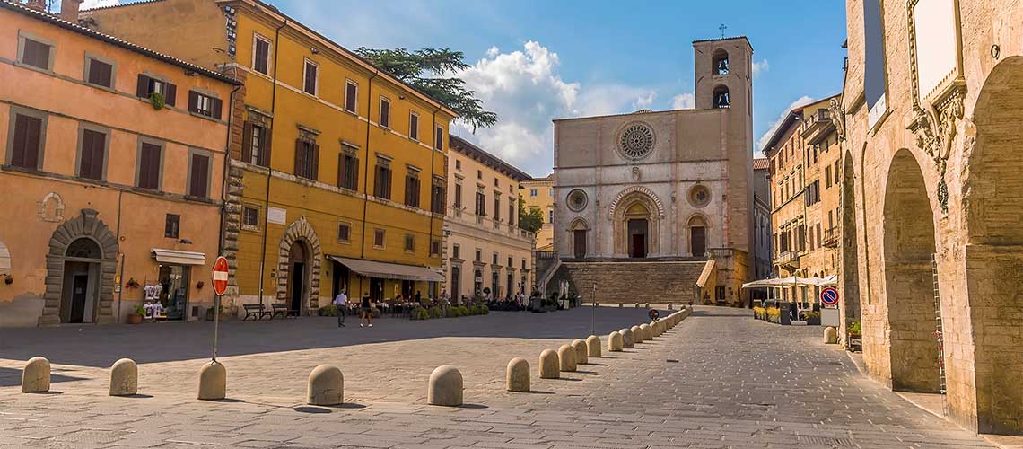 Todi piazza del Popolo, una delle più belle piazze d’Italia. Todi Vacanze Umbria my Love