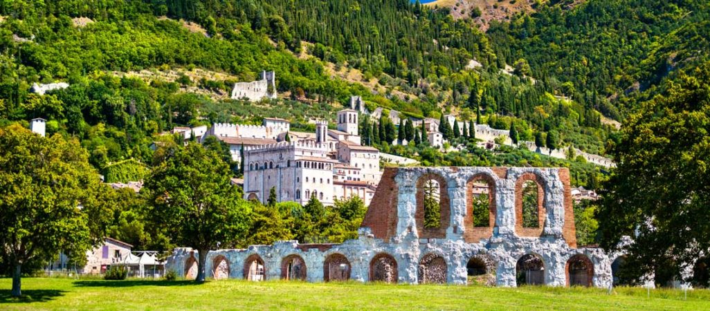 Umbria in bicicletta, con partenza da Gubbio, ospiti di in un esclusivo hotel a 5 stelle. Umbria my Love